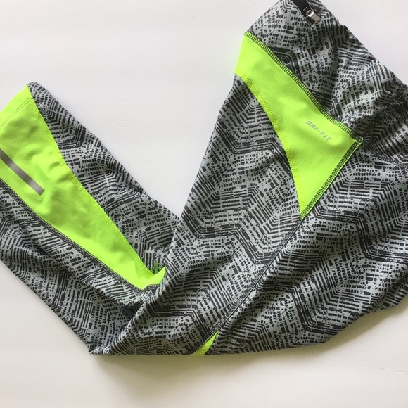 NIKE DRI FIT NEON YELLOW CAPRI LEGGINGS SMALL - Picture 1 of 14